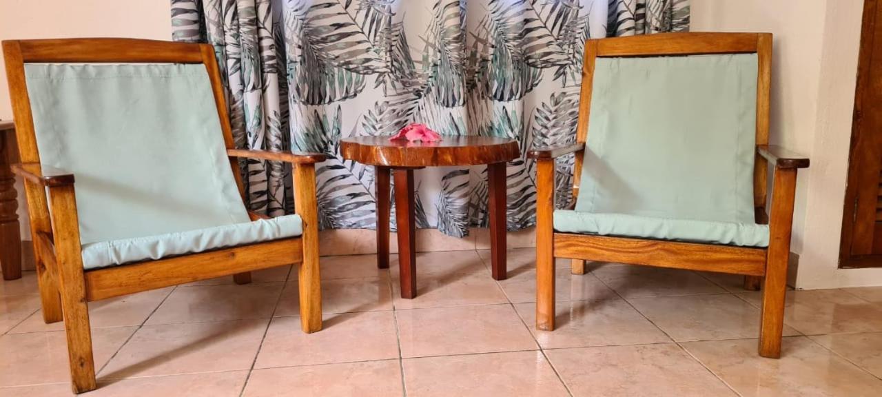 Chez Lester Baie Sainte Anne Екстериор снимка